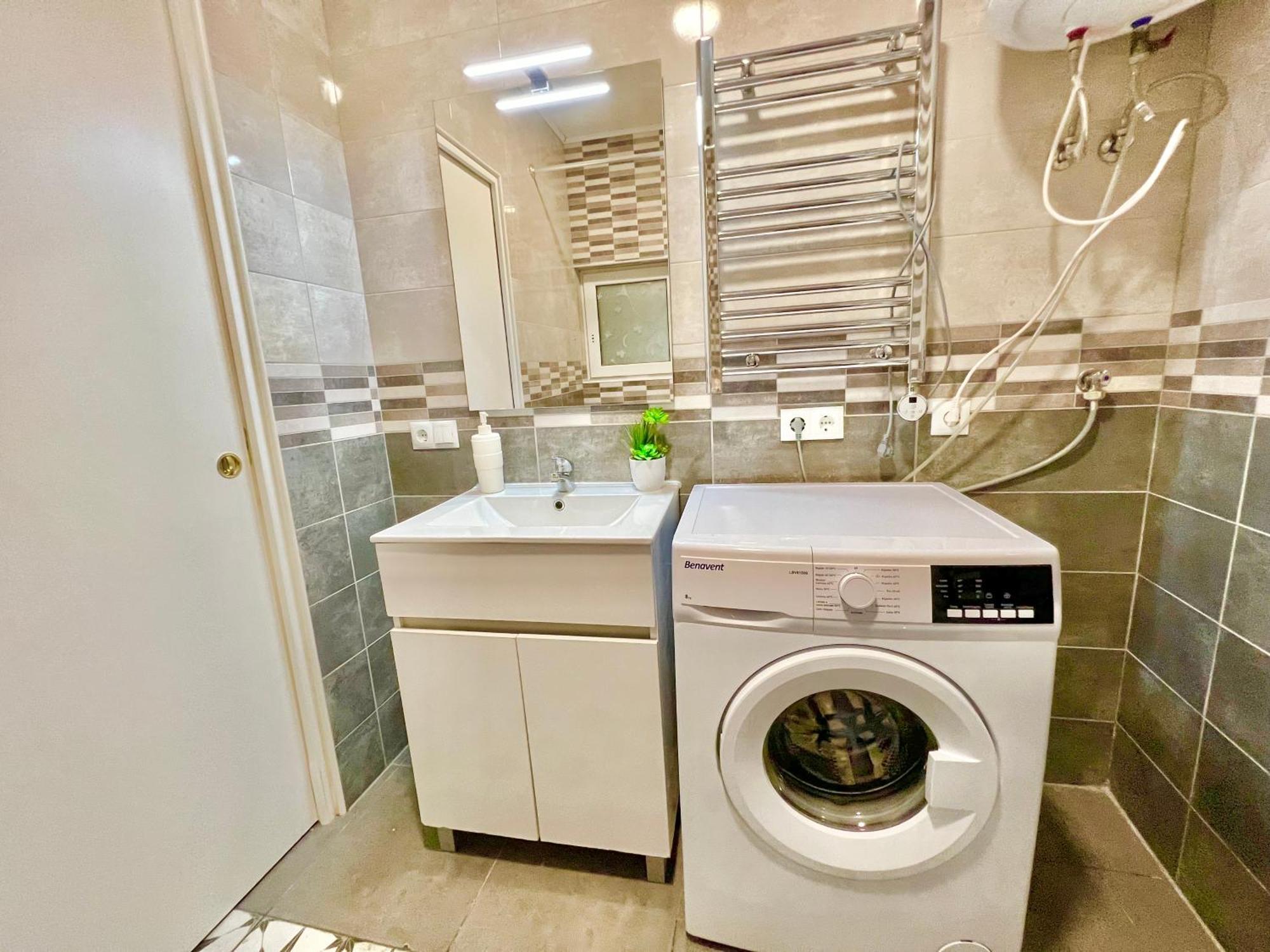 Cozy Suite Apartment, Wifi! Santa Coloma de Gramanet Esterno foto