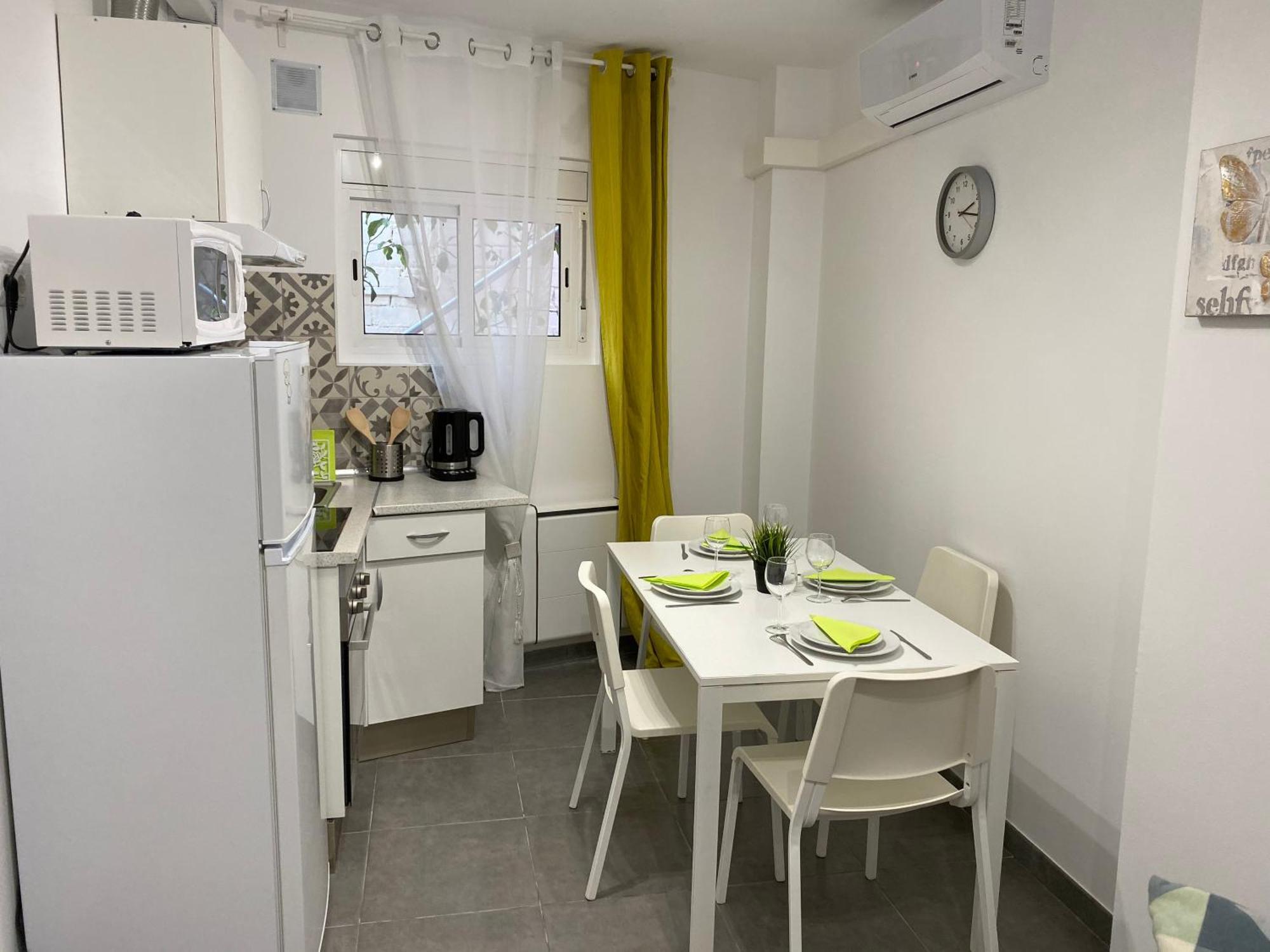 Cozy Suite Apartment, Wifi! Santa Coloma de Gramanet Esterno foto
